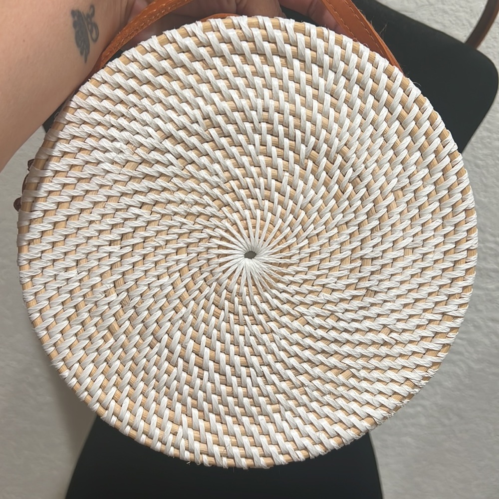 Round Handmade Rattan Bag - Picture 4 of 12